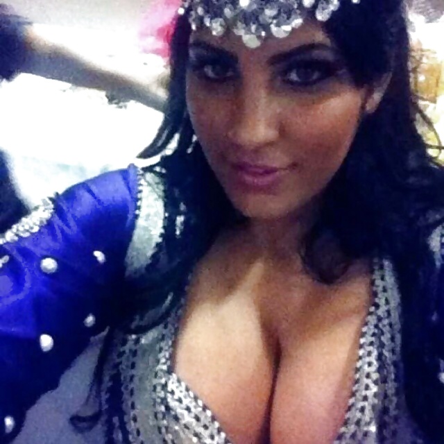 jeune arabe nue